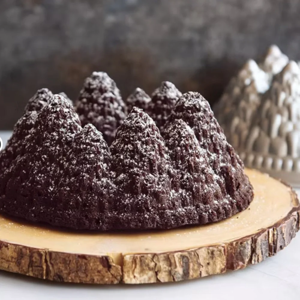 NORDIC WARE Holiday Tree Bundt Pan. Vintage